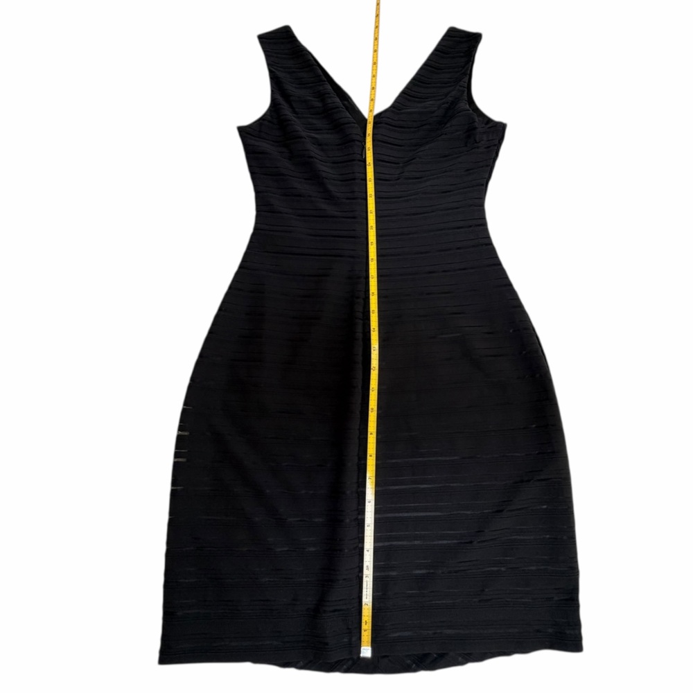 Guess Los Angeles Tonal Chevron V Neck Sheath Little Black Sexy Dress- Size 4 - Picture 11 of 16